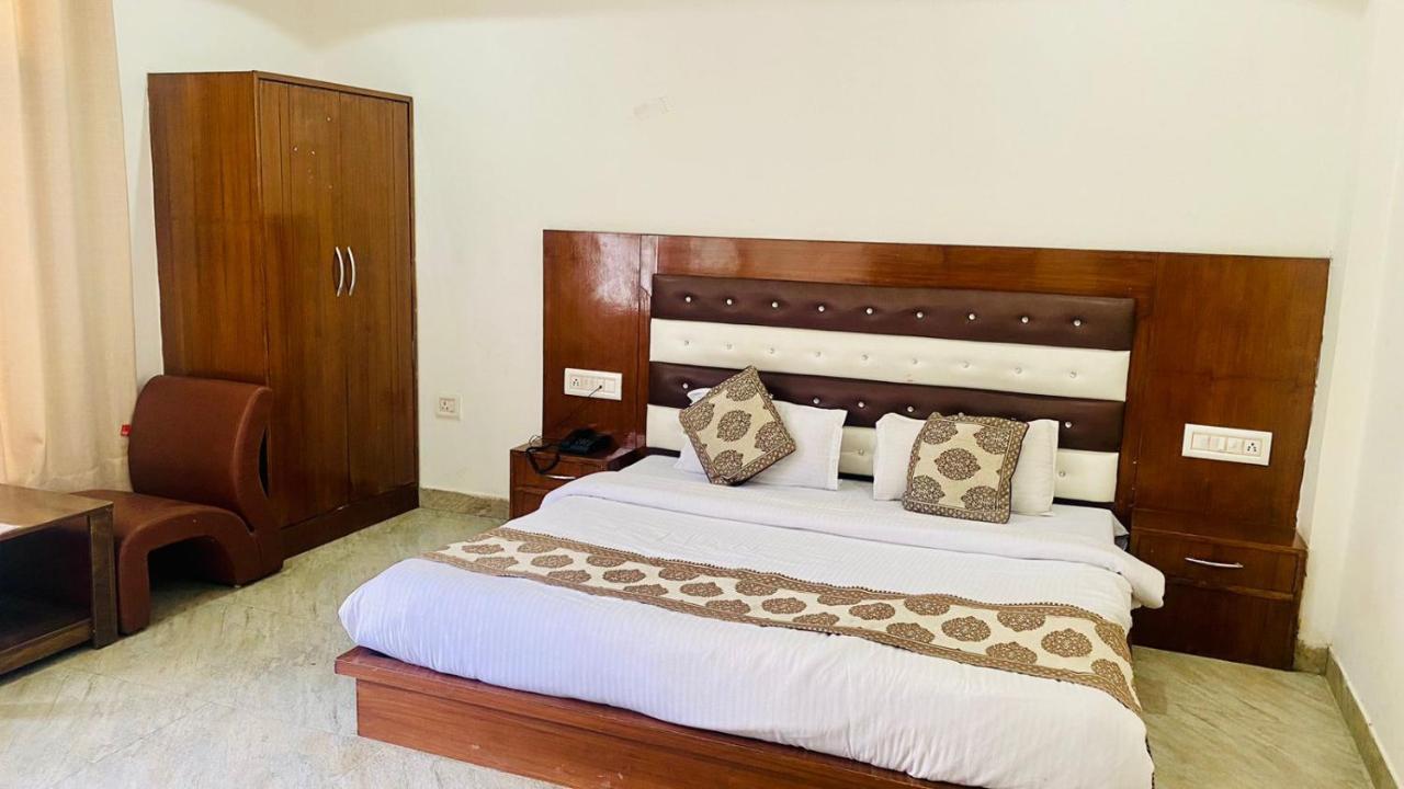 Hotel Purnima Riverside กาซอล ภายนอก รูปภาพ