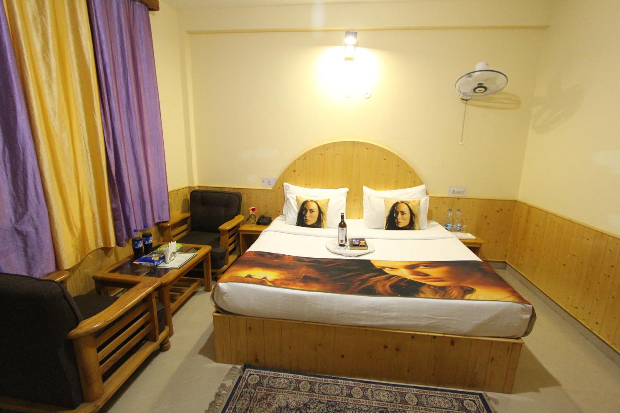 Hotel Purnima Riverside กาซอล ภายนอก รูปภาพ